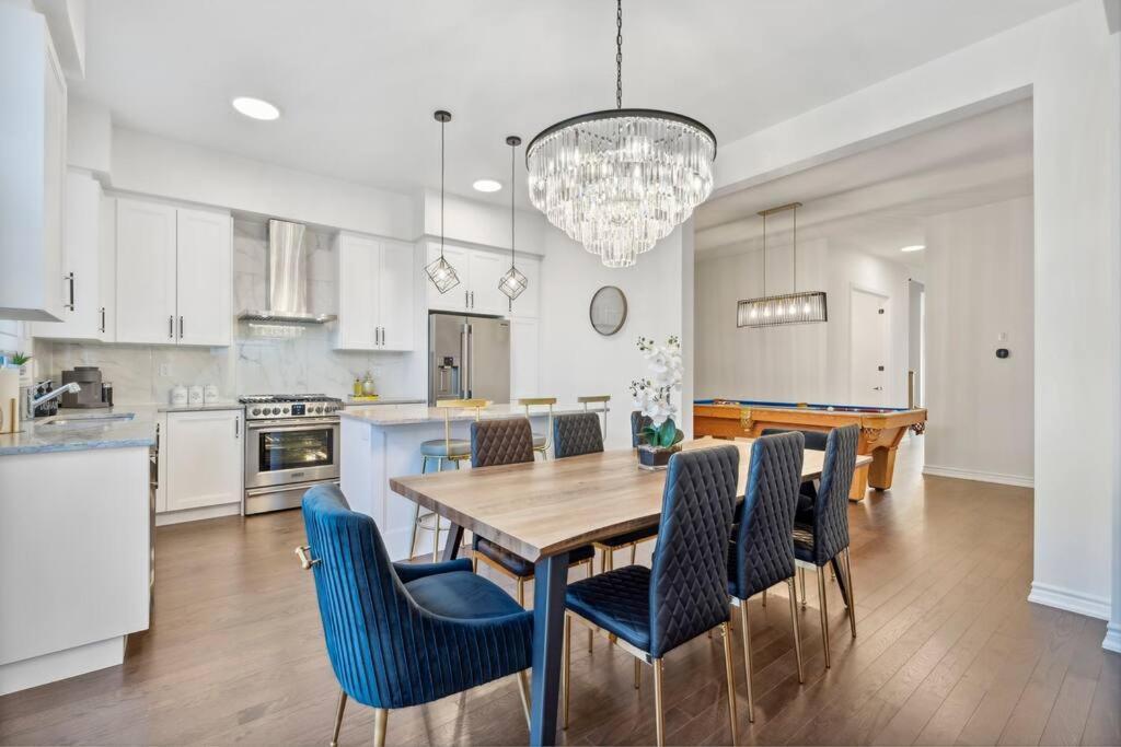 Barrie Luxe, Pool Table 6 Bedroom 6 Ba Custom Design A+ Location المظهر الخارجي الصورة