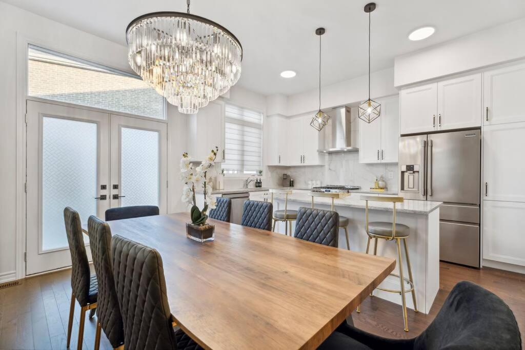 Barrie Luxe, Pool Table 6 Bedroom 6 Ba Custom Design A+ Location المظهر الخارجي الصورة