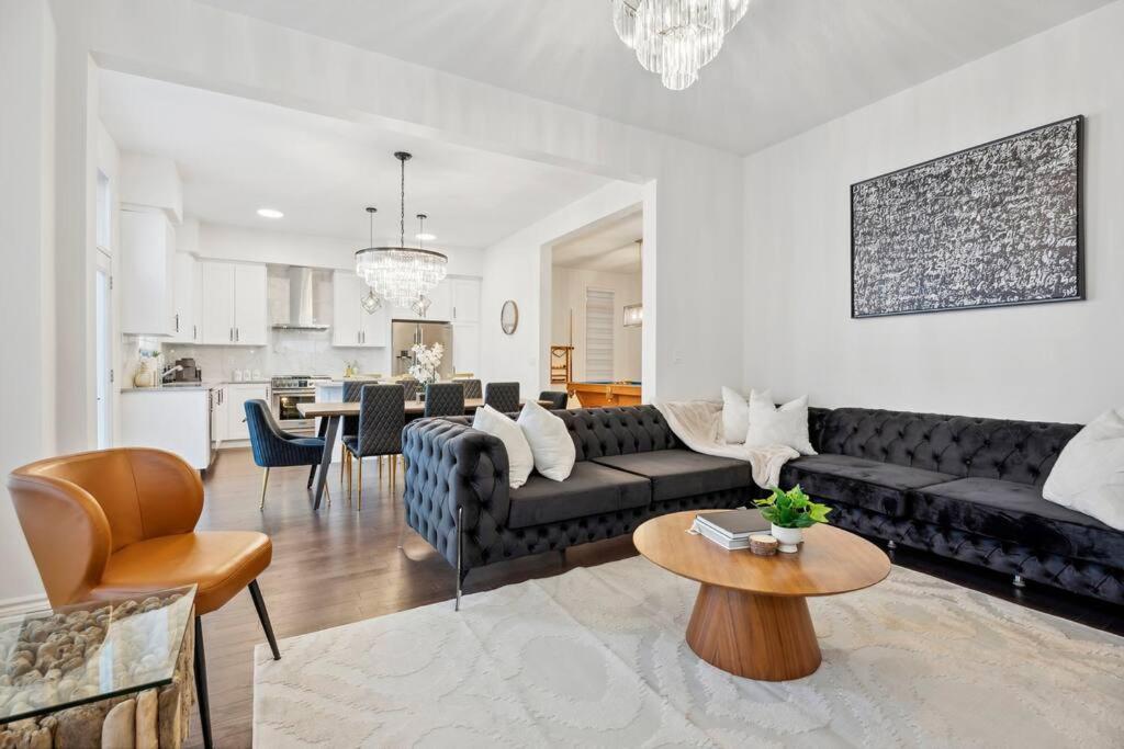 Barrie Luxe, Pool Table 6 Bedroom 6 Ba Custom Design A+ Location المظهر الخارجي الصورة