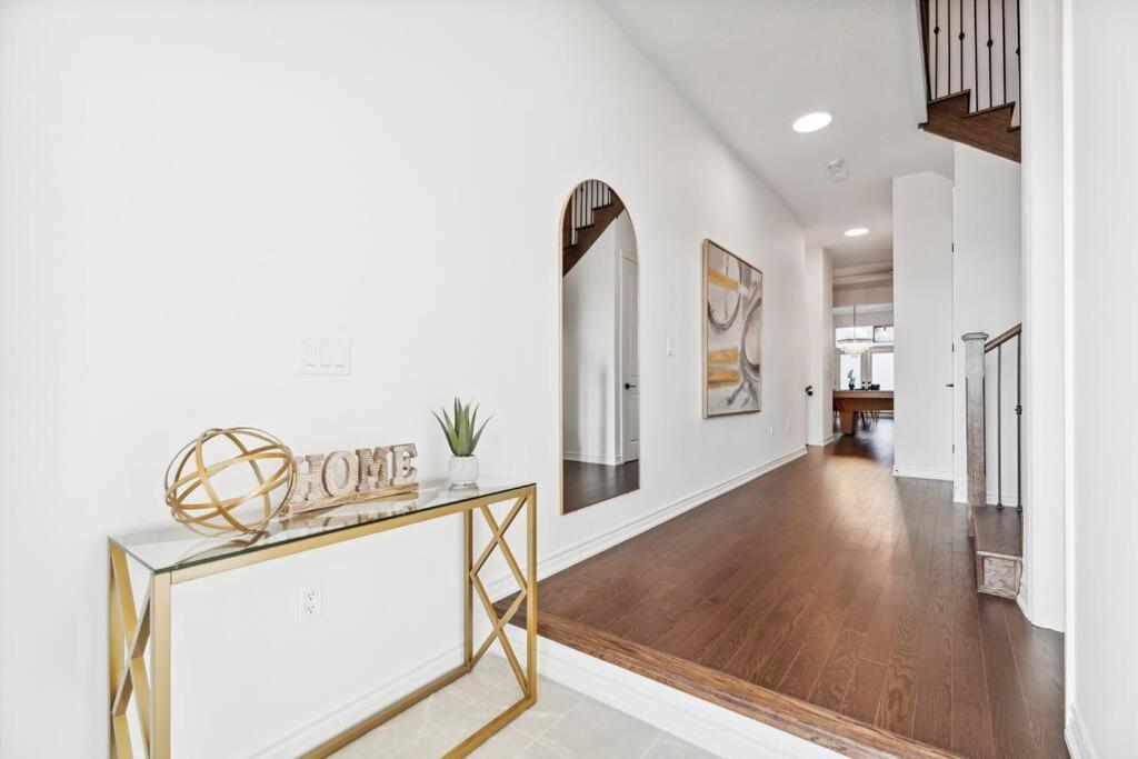 Barrie Luxe, Pool Table 6 Bedroom 6 Ba Custom Design A+ Location المظهر الخارجي الصورة
