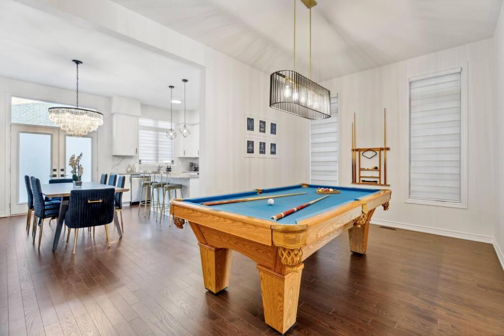 Barrie Luxe, Pool Table 6 Bedroom 6 Ba Custom Design A+ Location المظهر الخارجي الصورة